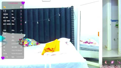 Snapshot of colombia_mommy_ chatting on March 12, 12:26 pm GRETCHEN online show from March 12, 12:26 pm