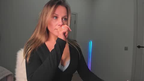 Alice online show from December 14, 5:41 pm