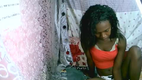 coquine_lara online show from April 28, 9:35 am