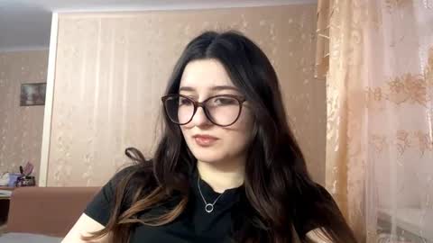 Elisheva online show from February 3, 1:38 pm