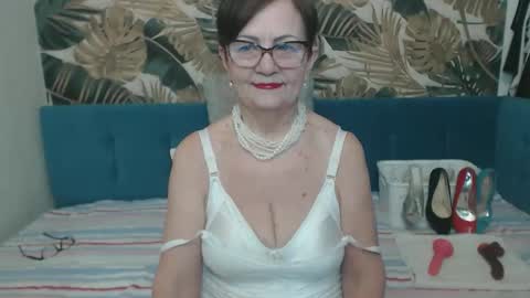 Snapshot of corssika chatting on March 12, 6:53 pm corssika online show from March 12, 6:53 pm