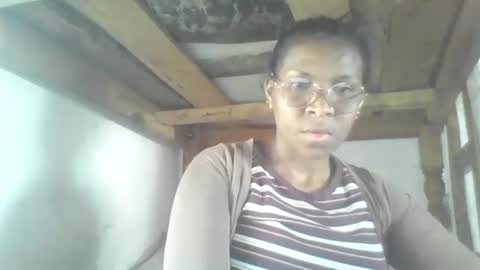 couleur_vanille online show from February 9, 6:04 am