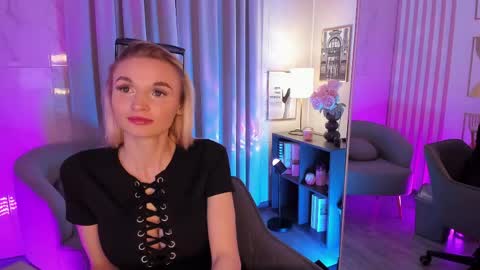 Sue online show from May 12, 4:24 pm
