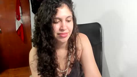 Snapshot of cracker_doll chatting on February 19, 1:29 am cracker online show from February 19, 1:29 am