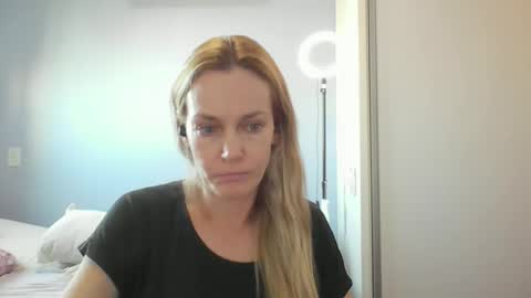 Anny online show from April 15, 11:00 am