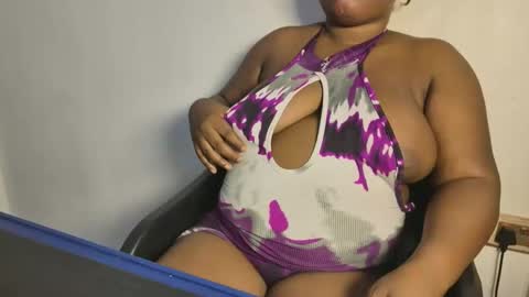 creamyposh1 online show from December 16, 4:29 am