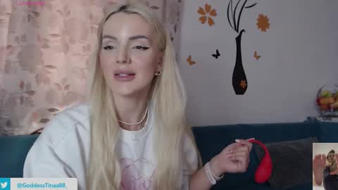 Snapshot of cris_tinne chatting on October 5, 1:49 pm cris_tinne online show from October 5, 1:49 pm