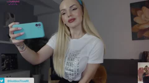 Snapshot of cris_tinne chatting on March 9, 4:33 pm cris_tinne online show from March 9, 4:33 pm