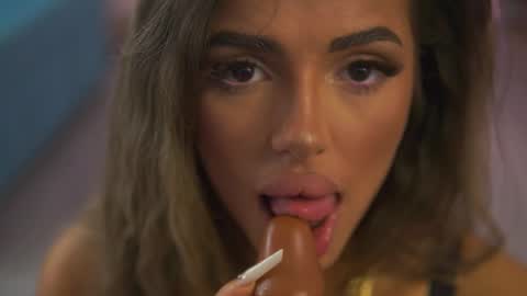 Crissy online show from April 3, 10:13 am