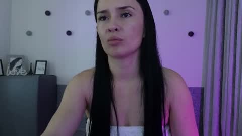  Alejandra from Wednesday to Saturday from 1000 pm to 400 am Colombian hour online show from August 7, 4:19 am