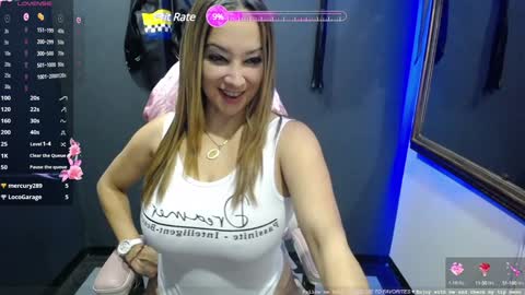Snapshot of cristal_pervert chatting on December 3, 5:23 pm Cristina online show from December 3, 5:23 pm