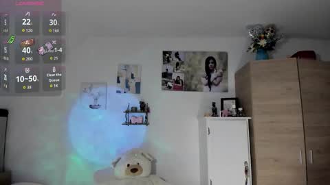 Snapshot of cristalmunez chatting on October 14, 1:08 am cristal online show from October 14, 1:08 am