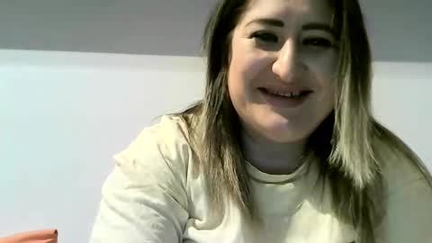 cristina20021991 online show from February 26, 8:52 pm