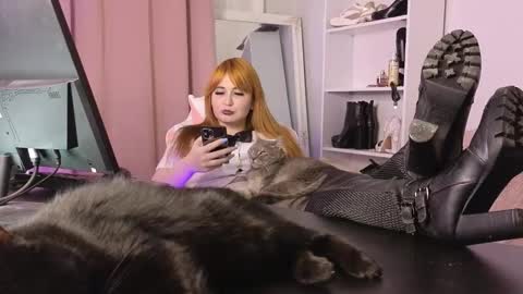 Cruel Siren online show from January 14, 7:02 am