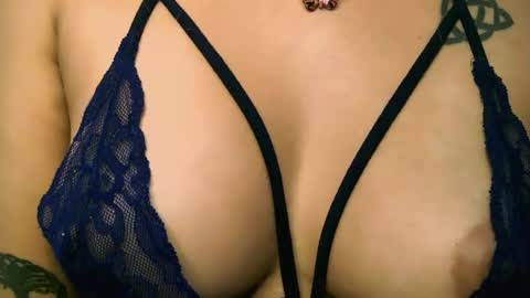 Snapshot of crysrus chatting on February 11, 1:10 am crysrus online show from February 11, 1:10 am