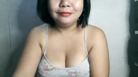 Snapshot of crystal_april chatting on February 14, 1:34 am Crys online show from February 14, 1:34 am