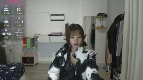 Crystal lee online show from June 15, 2:45 am