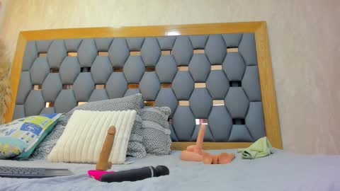 crystal_sm online show from March 23, 3:01 am