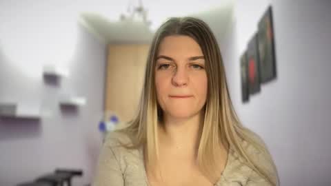 crystalblush01 online show from April 9, 6:57 pm