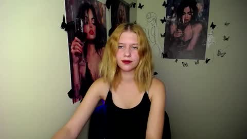 Stella online show from October 3, 6:57 pm