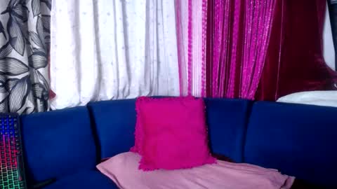 crystaljes online show from June 11, 5:43 pm