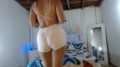 Snapshot of crystalvans chatting on February 25, 1:20 am Cristal online show from February 25, 1:20 am