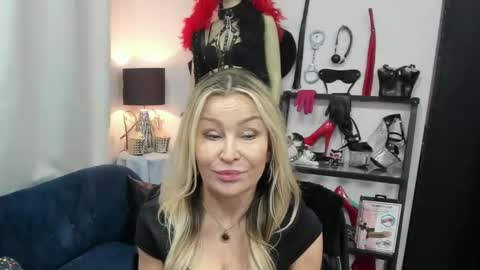 CrystalHotty online show from March 25, 5:54 am