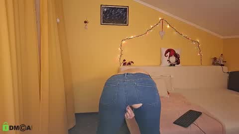 Mimi online show from January 19, 4:03 pm