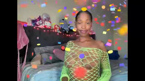 cum2charmxx online show from October 19, 12:45 am