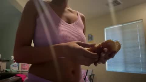 cum2charmxx online show from March 4, 6:03 pm