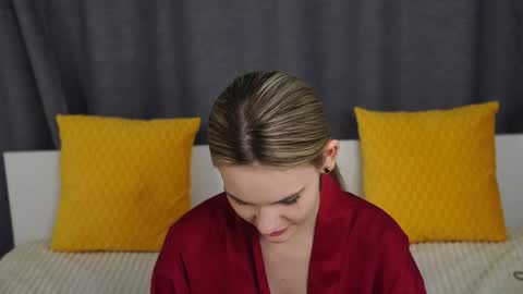 Naomi online show from October 18, 11:39 pm