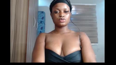 Snapshot of cum_ebony_petitxx chatting on October 13, 3:58 pm cath online show from October 13, 3:58 pm