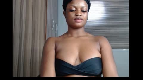 Snapshot of cum_ebony_petitxx chatting on October 6, 2:23 pm cath online show from October 6, 2:23 pm