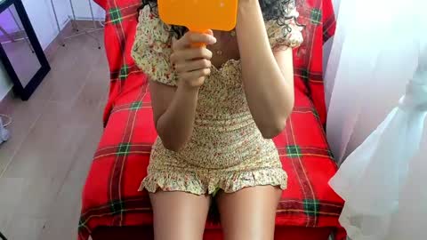 Moni online show from May 4, 3:05 pm