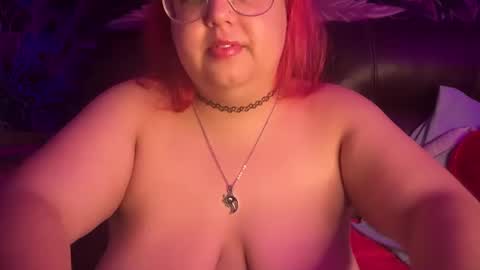 Snapshot of curlykaii55 chatting on February 6, 5:19 pm Kay online show from February 6, 5:19 pm