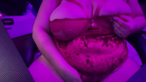 Kay online show from November 27, 8:12 pm