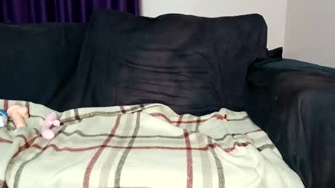 Essie online show from September 21, 10:41 pm