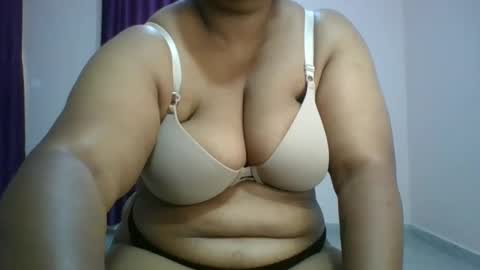 Essie online show from February 25, 10:04 am