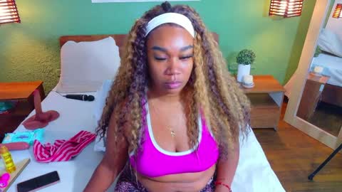 Danna online show from April 4, 1:10 pm