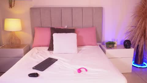 Samantha online show from February 1, 7:12 pm