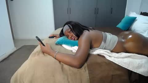 Liya online show from March 10, 5:06 pm