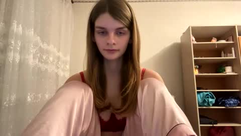 Snapshot of cute_kitte chatting on February 10, 6:03 pm cute_kitte online show from February 10, 6:03 pm