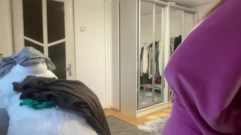 cute_kriss94 online show from November 21, 1:46 pm