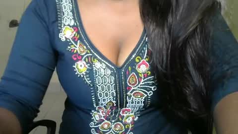 alia online show from April 23, 9:28 am