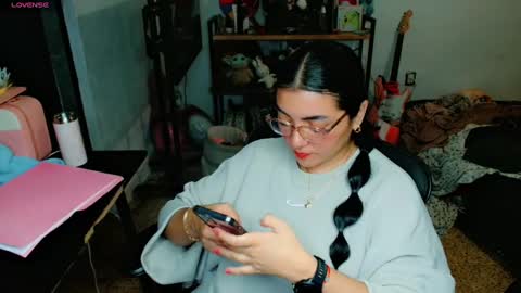 Snapshot of cuteambervi chatting on March 6, 12:32 am Princess Amber online show from March 6, 12:32 am