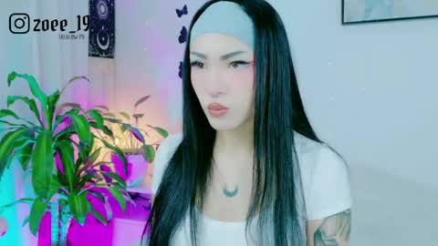 Zoe  online show from June 9, 3:50 am