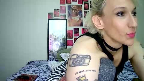 Bella online show from April 11, 11:41 pm