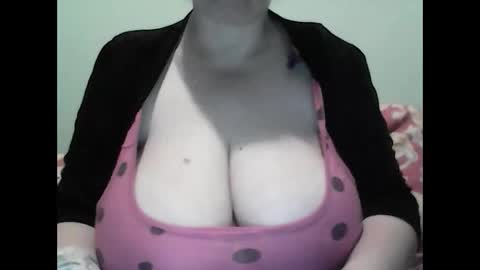 Snapshot of cutejessytom chatting on January 7, 3:46 am Jessy online show from January 7, 3:46 am