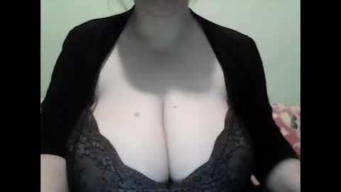 Snapshot of cutejessytom chatting on January 28, 2:21 am Jessy online show from January 28, 2:21 am