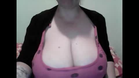 Snapshot of cutejessytom chatting on January 12, 8:04 am Jessy online show from January 12, 8:04 am